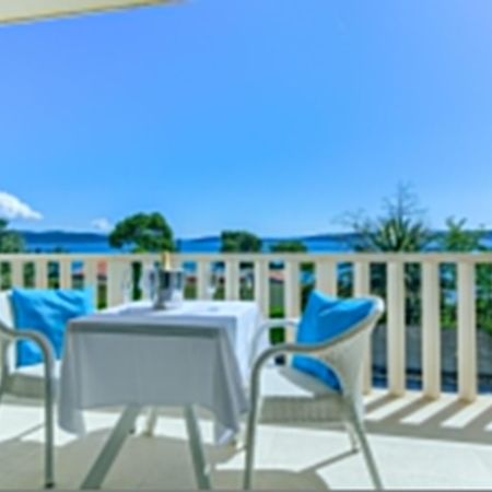 Hotel Villa Zarko Kaštel Stari Buitenkant foto