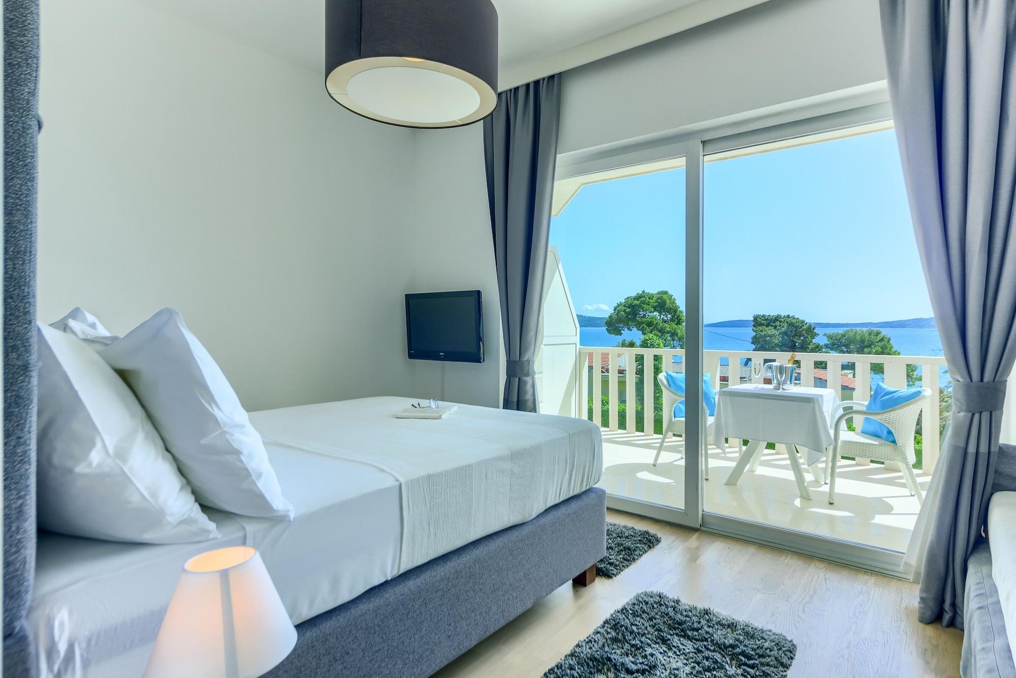 Hotel Villa Zarko Kaštel Stari Buitenkant foto